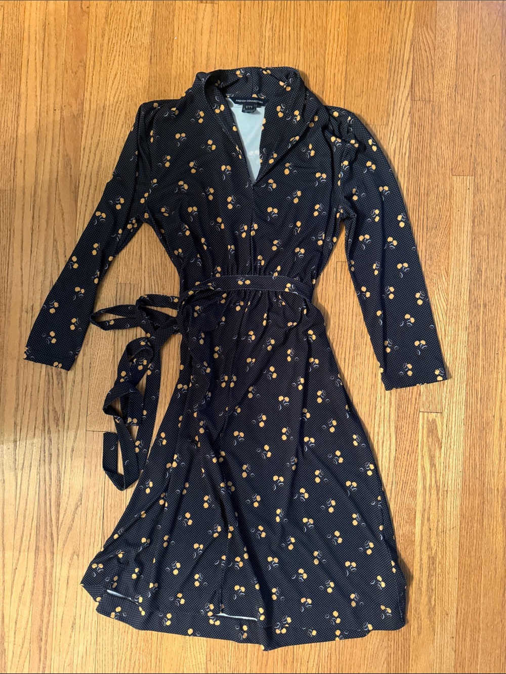French Connection Navy Dress with cute Yellow Cherry 🍒 fruit Print size 6 👀